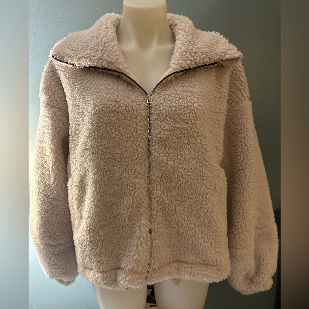Lululemon Athletica Cream Teddy Jacket size 8 - Picture 7 of 11